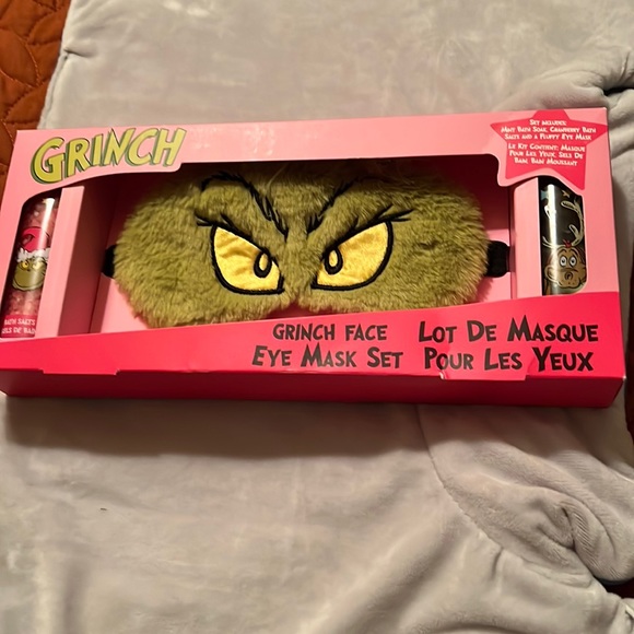 Grinch Accessories Nwt Grinch Eye Mask Set Poshmark
